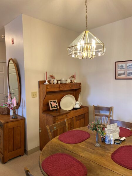 Oaks Court in apartment dining area